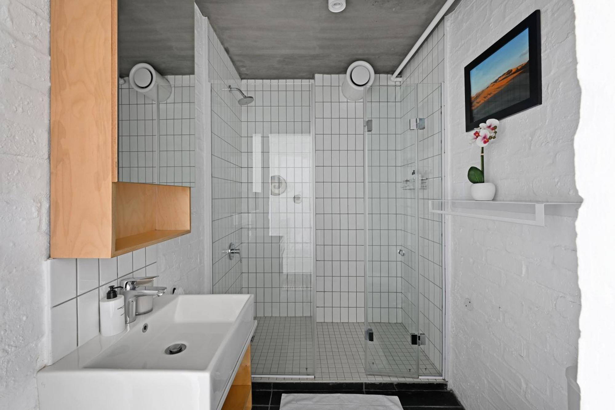 Modern Living Mountain&ocean View 100m To *