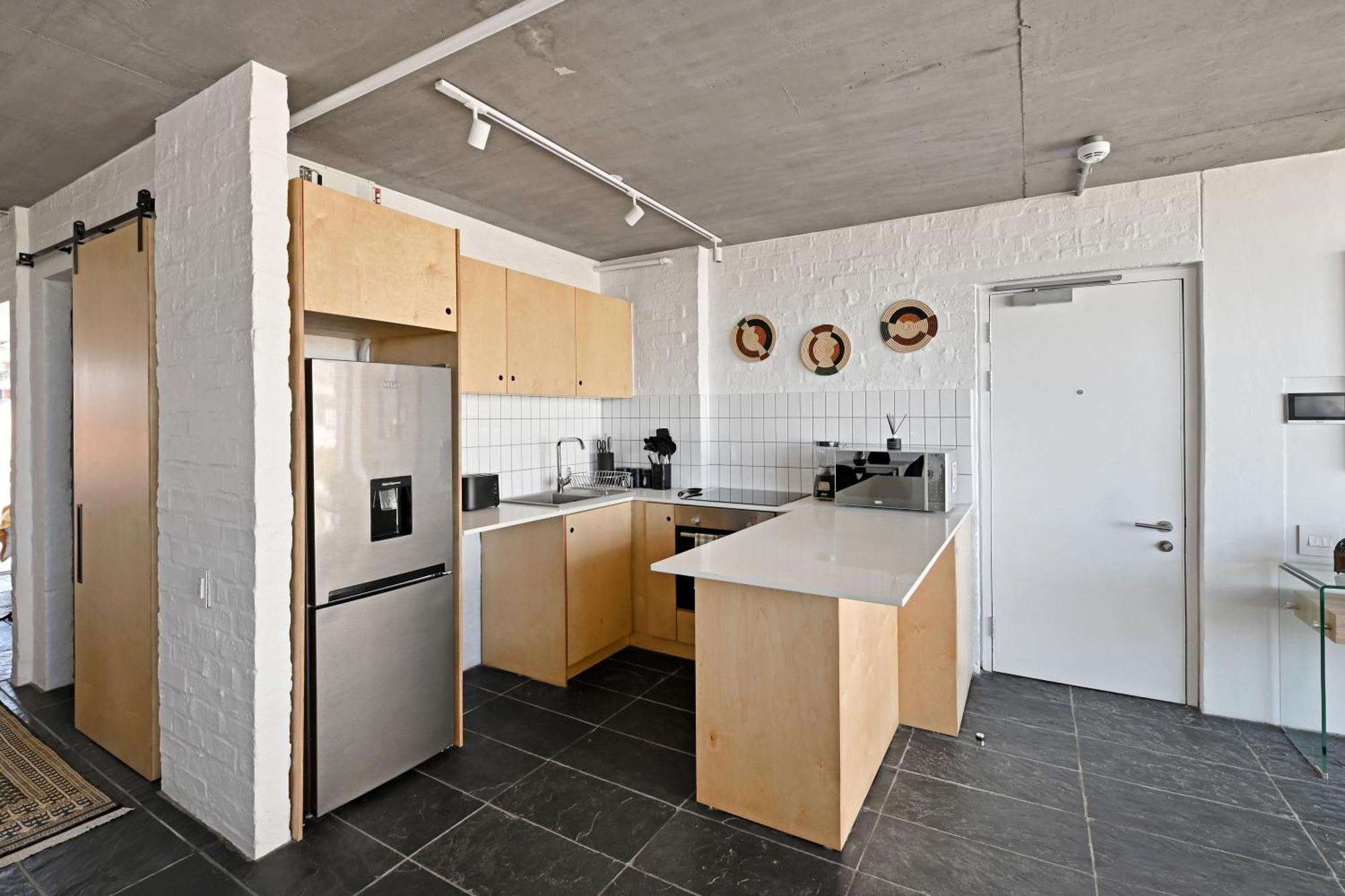 Modern Living Mountain&ocean View 100m To